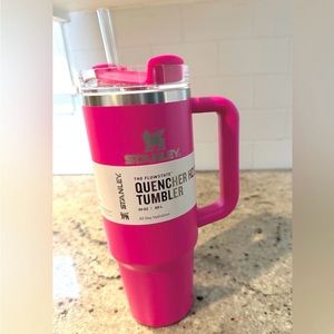 Stanley 30 oz. Quencher H2.0 Flowstate Tumbler - Camelia NWT!